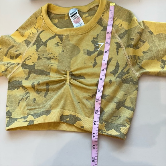 Gymshark Adapt Camo Seamless Long Sleeve Crop Top Medium Stretch Gym Workout - Picture 11 of 13
